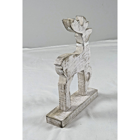 Shabby Chic Wooden Reindeer – Whitewashed Christmas Decor - Picture 2 of 4